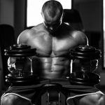 【ダンベルオンザニーができない人向け】高重量でも安全なやり方とコツを紹介