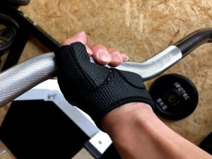 筋トレにグローブはいらない？【宅トレでもやめられなくなった３つの理由】