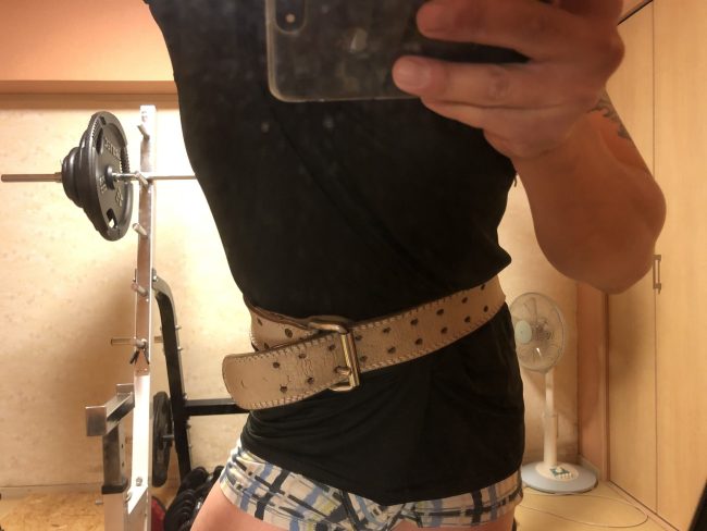 自宅の脚トレはスクワットのみでOK【細マッチョくらいなら楽勝】